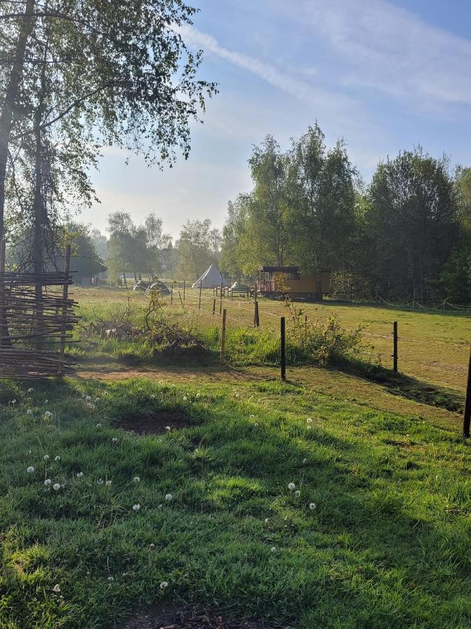 Готель Slapen Tussen De Ezels In De Yurt Арсгот Екстер'єр фото